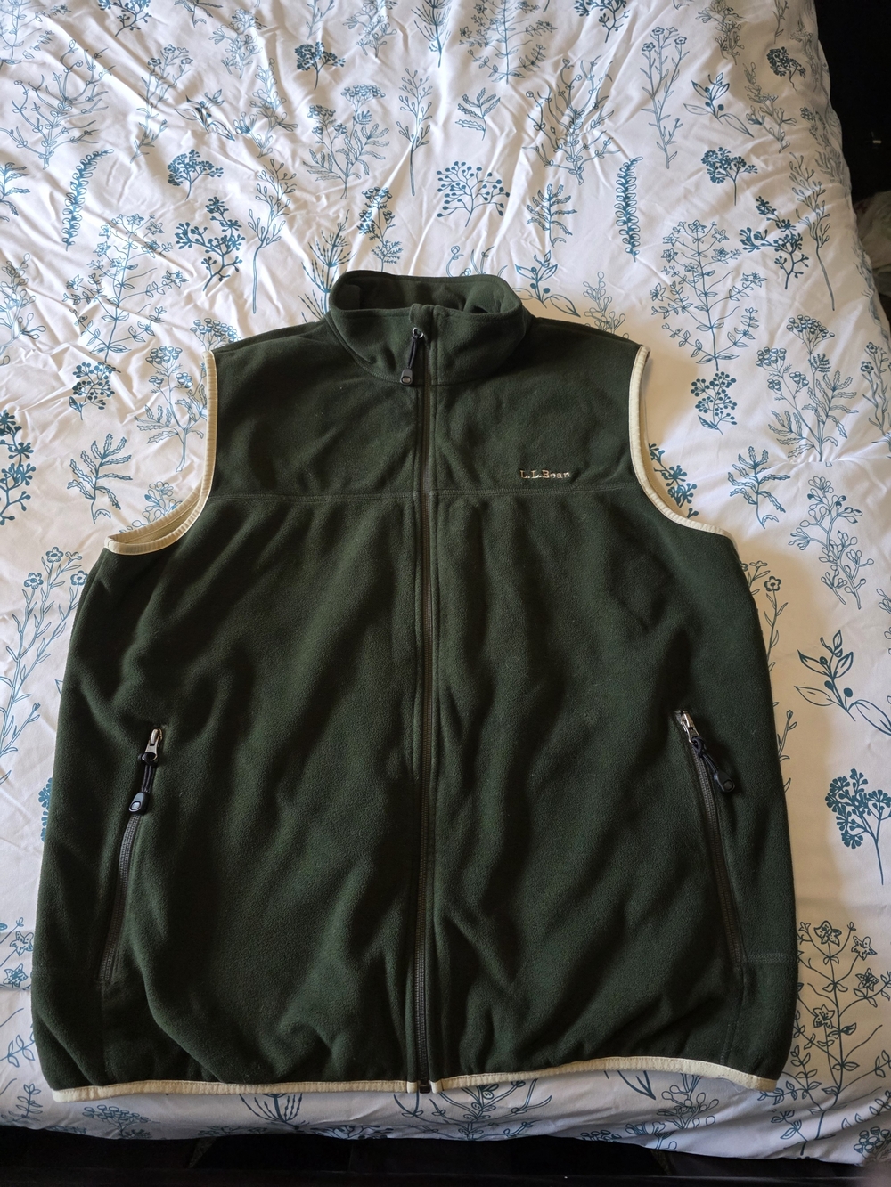 L.L. Bean Men's Dark Green Fleece Vest with Cream Trim